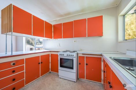 Photo of property in 2/22 Shackleton Grove, Stokes Valley, Lower Hutt, 5019