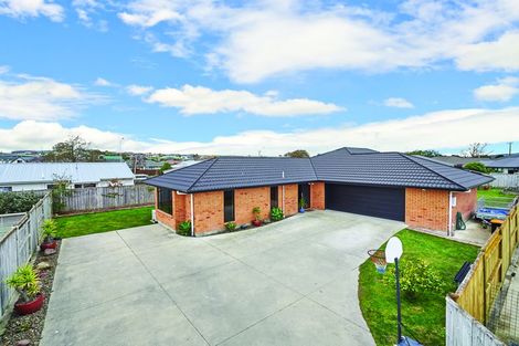 Photo of property in 23 Walnut Grove, Kelvin Grove, Palmerston North, 4414