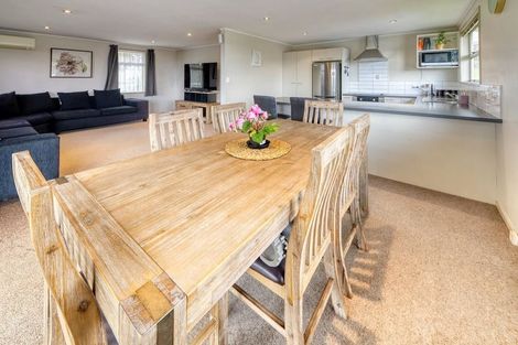 Photo of property in 32 Glenbervie Crescent, Massey, Auckland, 0614