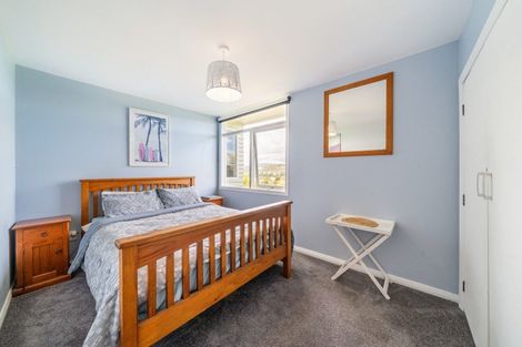 Photo of property in 61 Mana View Road, Paremata, Porirua, 5026