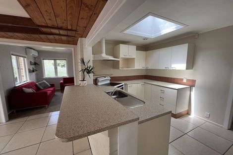 Photo of property in 112 Harbour View Road, Omokoroa, 3114