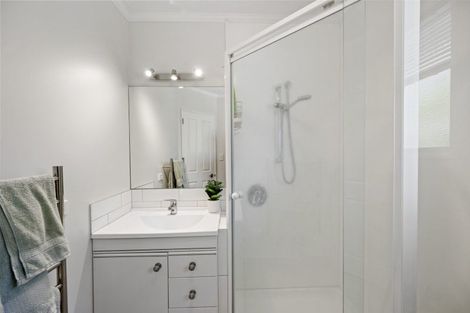 Photo of property in 15 Pukekura Place, Taradale, Napier, 4112