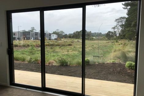 Photo of property in 30 Konoba Avenue, Kumeu, 0810