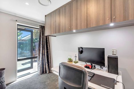 Photo of property in 27 Foresters Crescent, Parklands, Christchurch, 8083