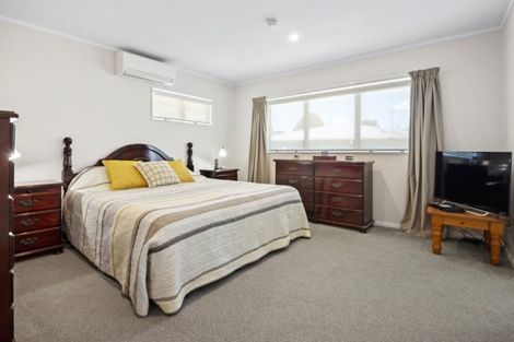 Photo of property in 2/67 Drake Street, Howick, Auckland, 2014