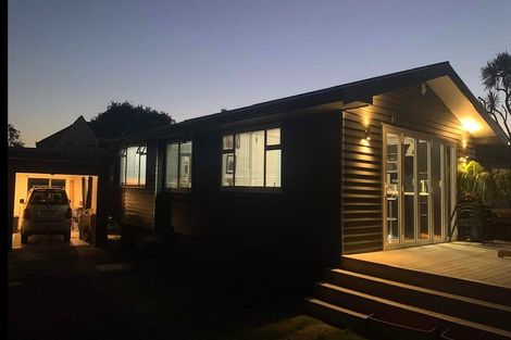 Photo of property in 1/6 Mcleod Road, Weymouth, Auckland, 2103