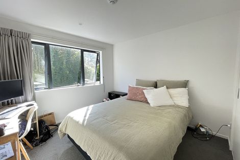 Photo of property in 2/4 Mcquoid Place, Glenfield, Auckland, 0629