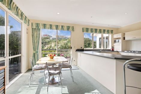 Photo of property in 34 Amesbury Drive, Churton Park, Wellington, 6037