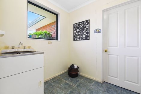 Photo of property in 19 Waiwherowhero Drive, St Andrews, Hamilton, 3200