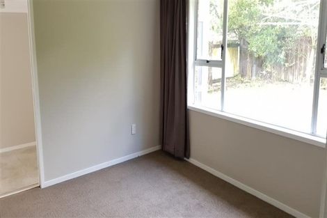 Photo of property in 2/4202a Great North Road, Glendene, Auckland, 0602