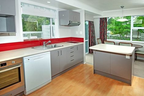 Photo of property in 9 Edgerton Road, Te Atatu Peninsula, Auckland, 0610