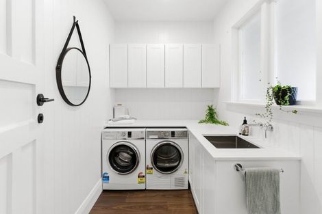 Photo of property in 104 Forbury Road, Saint Clair, Dunedin, 9012