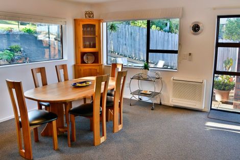 Photo of property in 2/54 Hebron Road, Waiake, Auckland, 0630