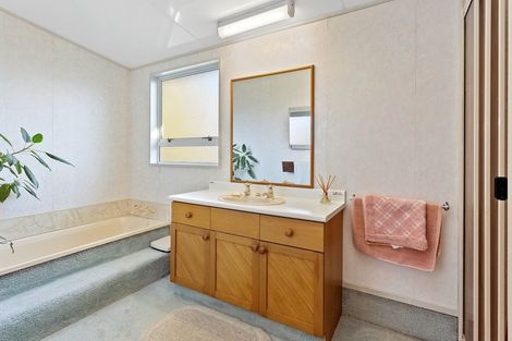 Photo of property in 10 Pasadena Place, Harewood, Christchurch, 8051