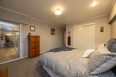 Photo of property in 12 Caulfield Place, Awapuni, Palmerston North, 4412