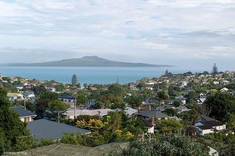 Photo of property in 36 Knights Road, Rothesay Bay, Auckland, 0630