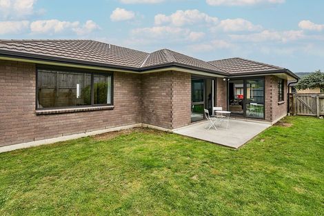 Photo of property in 70 Sunstone Crescent, Timberlea, Upper Hutt, 5018