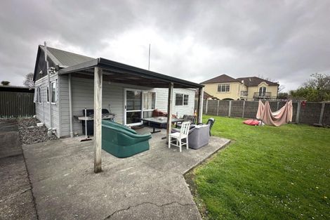 Photo of property in 6 Marne Street, Hokowhitu, Palmerston North, 4410