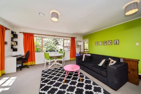 Photo of property in 5f Bromley Place, Westown, New Plymouth, 4310