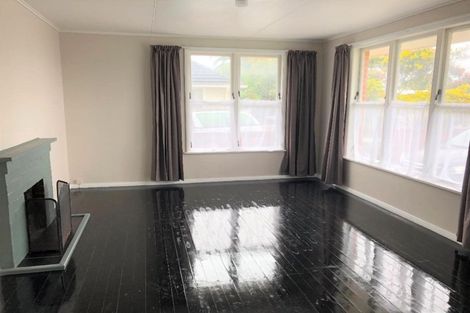 Photo of property in 10 Temuera Street, Otaki, 5512