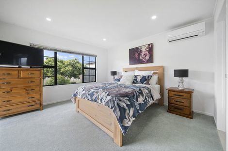Photo of property in 1 Cloverlea Place, Pukekohe, 2120