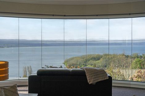 Photo of property in 82 Wakeman Road, Acacia Bay, Taupo, 3330