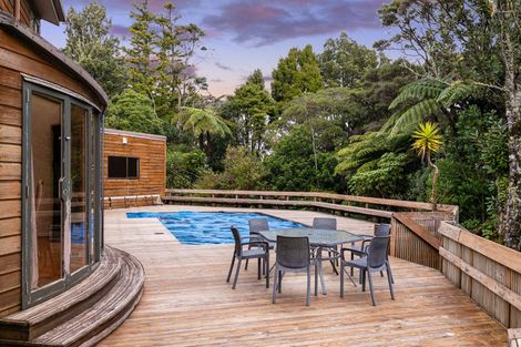 Photo of property in 922 West Coast Road, Waiatarua, Auckland, 0604