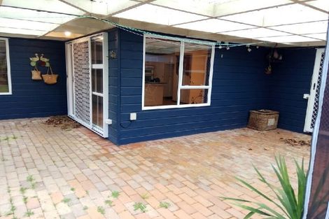 Photo of property in 6 Bass Street, West Harbour, Auckland, 0618
