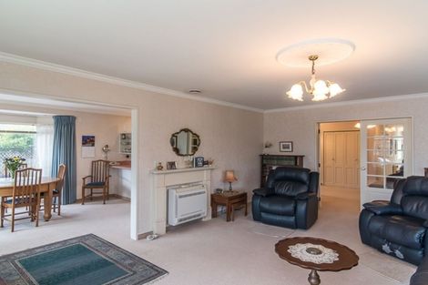 Photo of property in 22 Cranbrook Grove, Waikanae, 5036