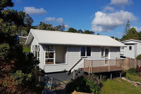 Photo of property in 79 Brian Crescent, Stanmore Bay, Whangaparaoa, 0932