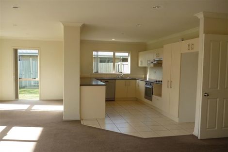Photo of property in 20 Linkwater Way, Parklands, Christchurch, 8083