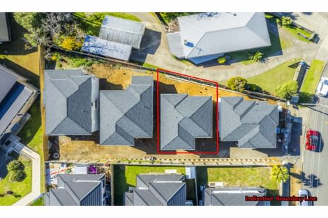 Photo of property in 2/25 Tawa Road, Te Atatu Peninsula, Auckland, 0610