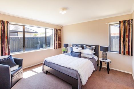 Photo of property in 4 Nevada Way, Kelvin Grove, Palmerston North, 4414
