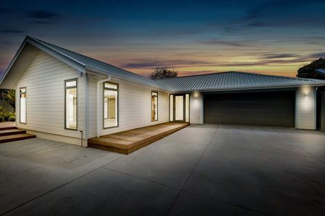 Photo of property in 7c Strandon Place, Strandon, New Plymouth, 4312