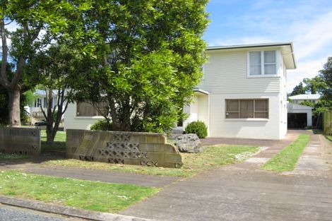 Photo of property in 12 Koru Street, Mangere Bridge, Auckland, 2022