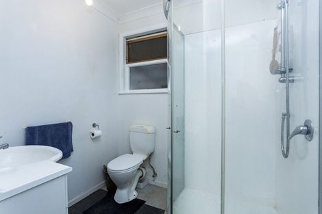 Photo of property in 71 Lauderdale Road, Birkdale, Auckland, 0626