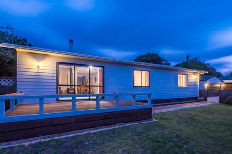 Photo of property in 92 Queens Road, Waikanae Beach, Waikanae, 5036