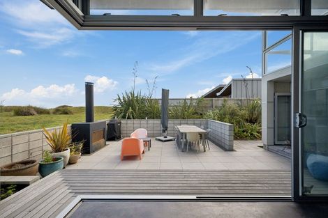 Photo of property in 14 Beachview Grove, Peka Peka, Waikanae, 5391