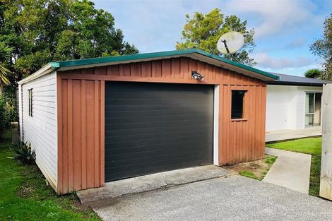 Photo of property in 26 Mirrabooka Avenue, Botany Downs, Auckland, 2010