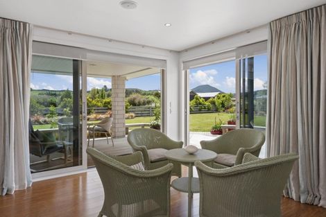 Photo of property in 94 Lisland Drive, Kinloch, Taupo, 3377