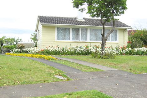 Photo of property in 21 Vickers Crescent, Mangere, Auckland, 2022