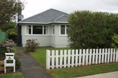 Photo of property in 18 Cambridge Street, Tawa, Wellington, 5028