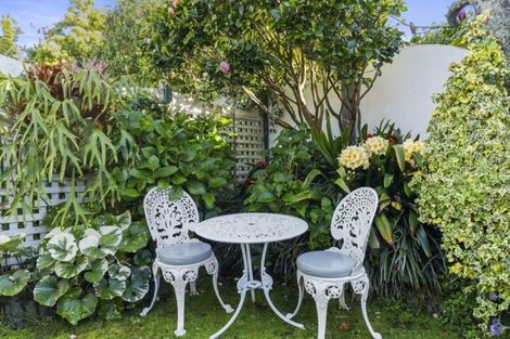 Photo of property in 1/290 East Coast Road, Forrest Hill, Auckland, 0620