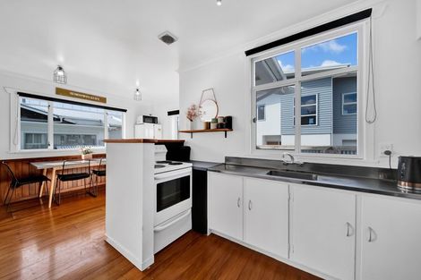 Photo of property in 21 Doone Street, Lynmouth, New Plymouth, 4310