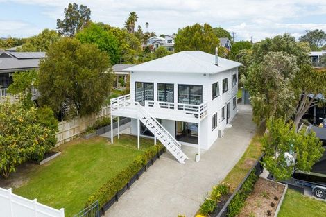 Photo of property in 91 Pacific Parade, Army Bay, Whangaparaoa, 0930