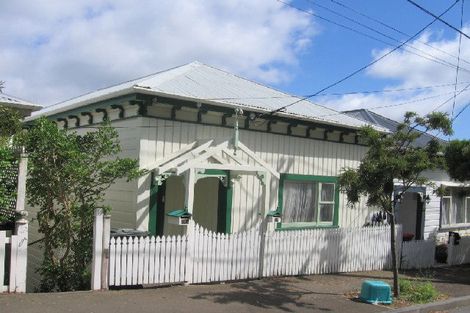 Photo of property in 26 Scarborough Terrace, Mount Victoria, Wellington, 6011