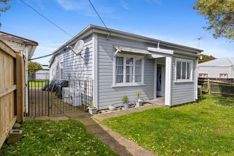 Photo of property in 4 Preston Street, Eltham, 4322