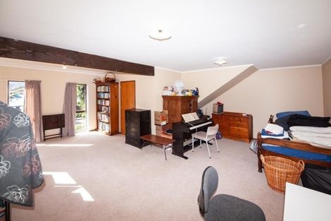 Photo of property in 117 Churton Drive, Churton Park, Wellington, 6037