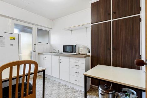 Photo of property in 19 Ravenwood Drive, Forrest Hill, Auckland, 0620