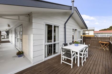 Photo of property in 29 Newburn Grove, Wainuiomata, Lower Hutt, 5014